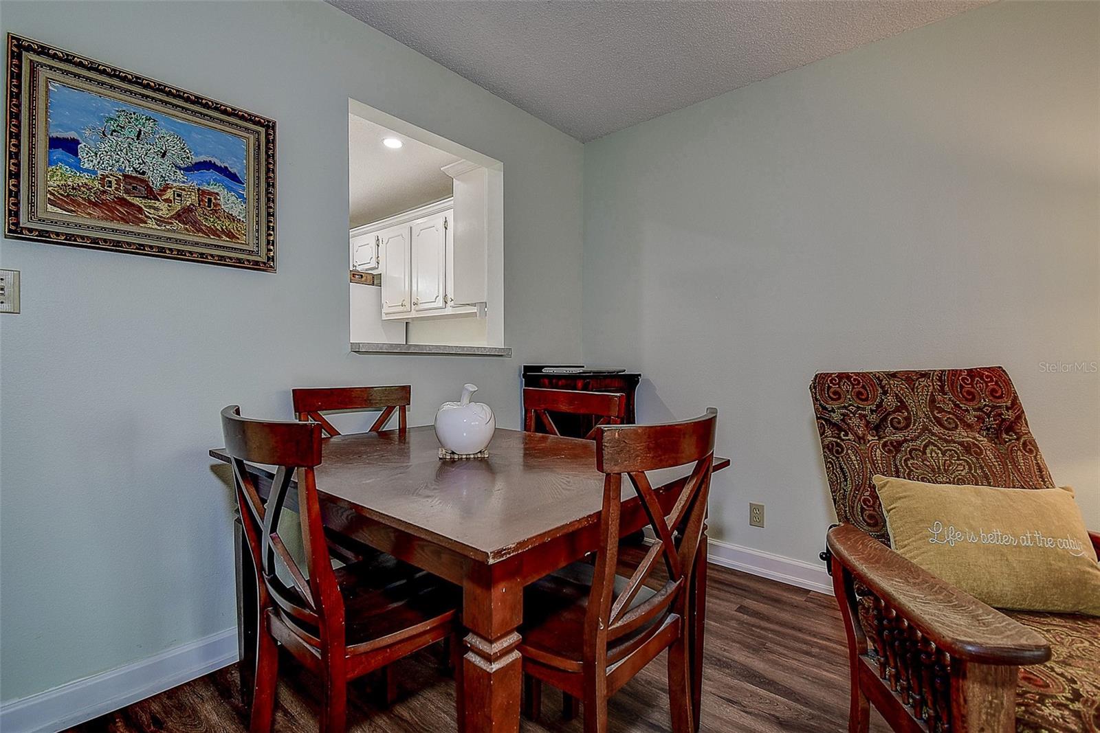 Image 11 of 37 For 11485 Oakhurst Road 310