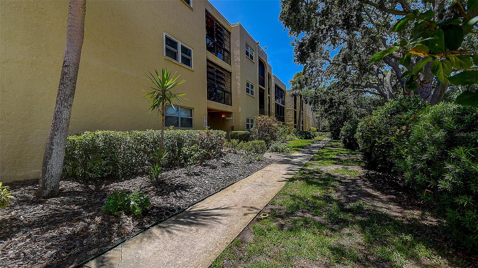 Image 36 of 37 For 11485 Oakhurst Road 310