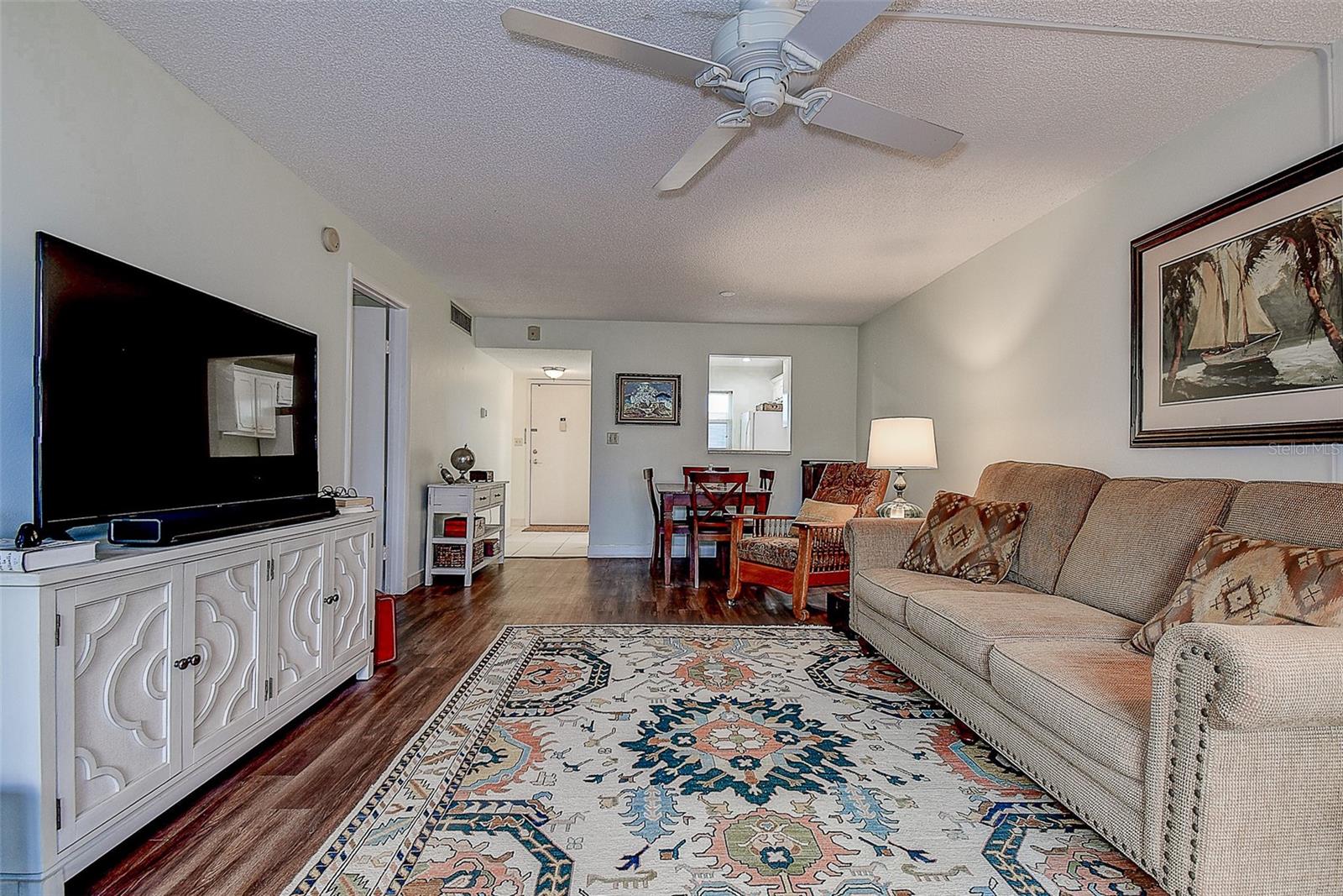 Image 9 of 37 For 11485 Oakhurst Road 310