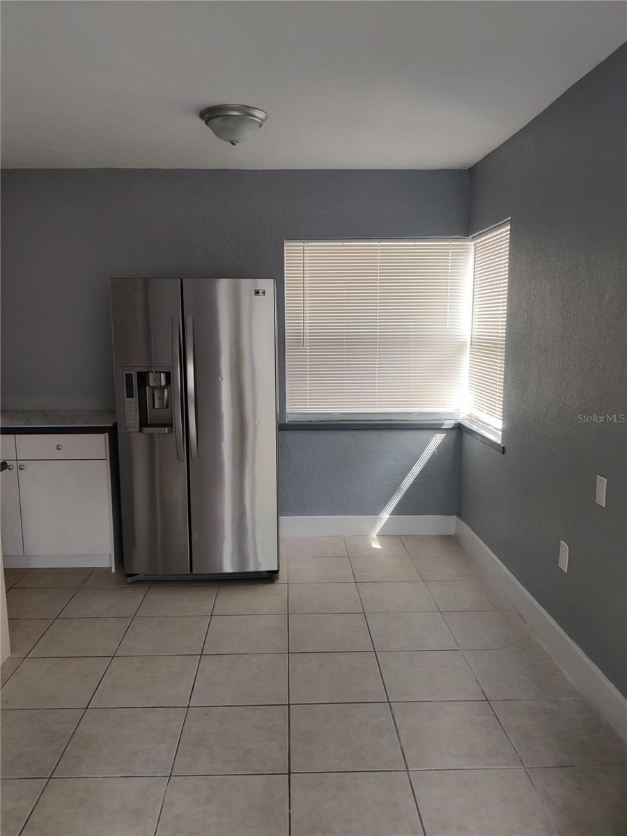 Image 5 of 16 For 912 Lakeview Road