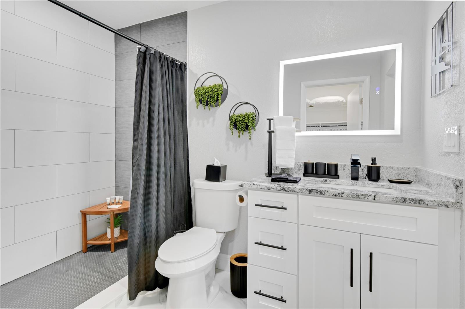 Image 21 of 47 For 8010 W Hiawatha Street