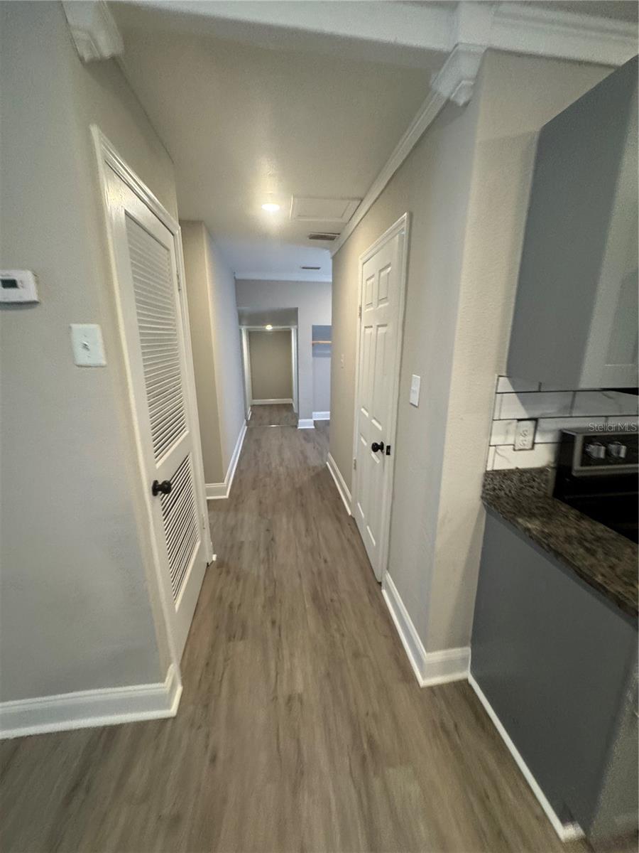 Image 17 of 59 For 10802 Balm Riverview Road