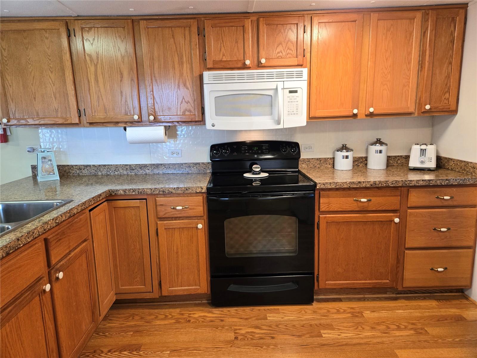 Image 10 of 39 For 6307 Parksend Lane