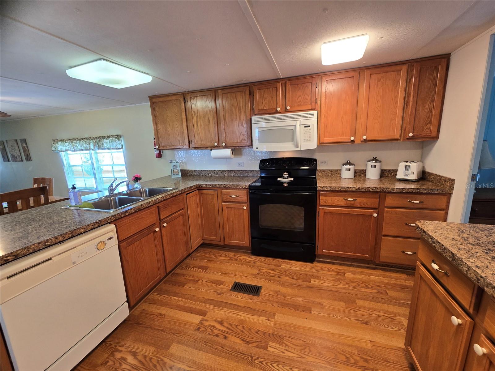 Image 11 of 39 For 6307 Parksend Lane