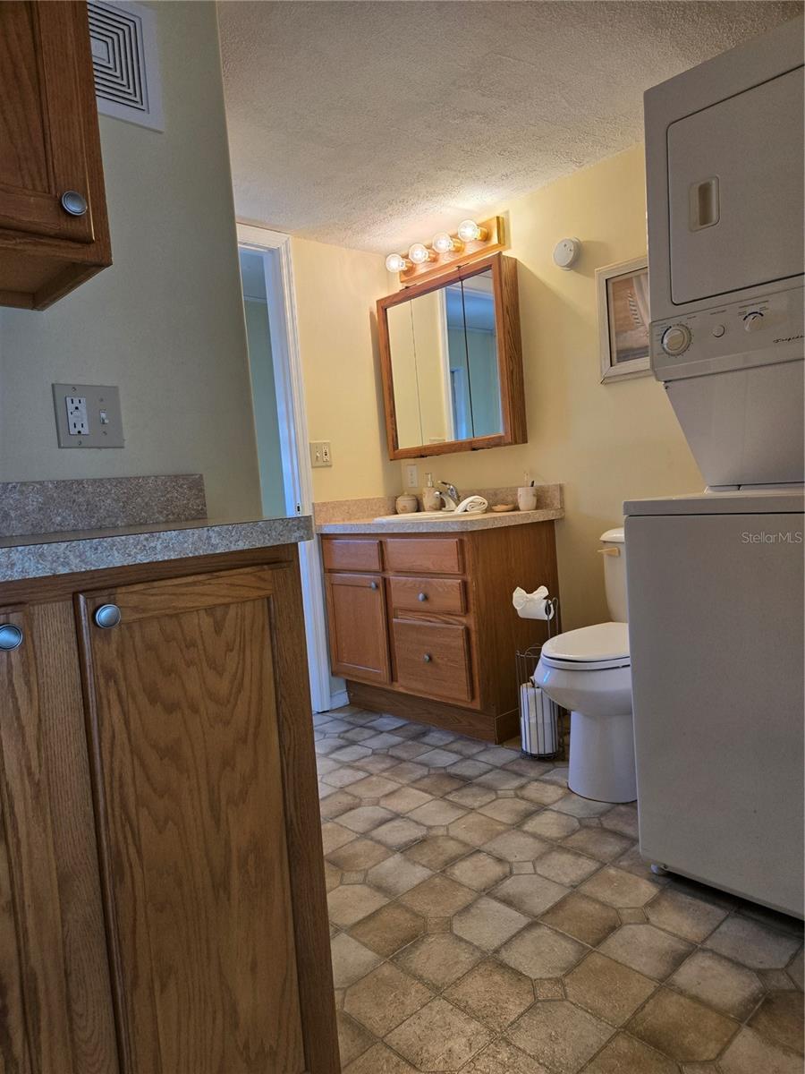 Image 19 of 39 For 6307 Parksend Lane