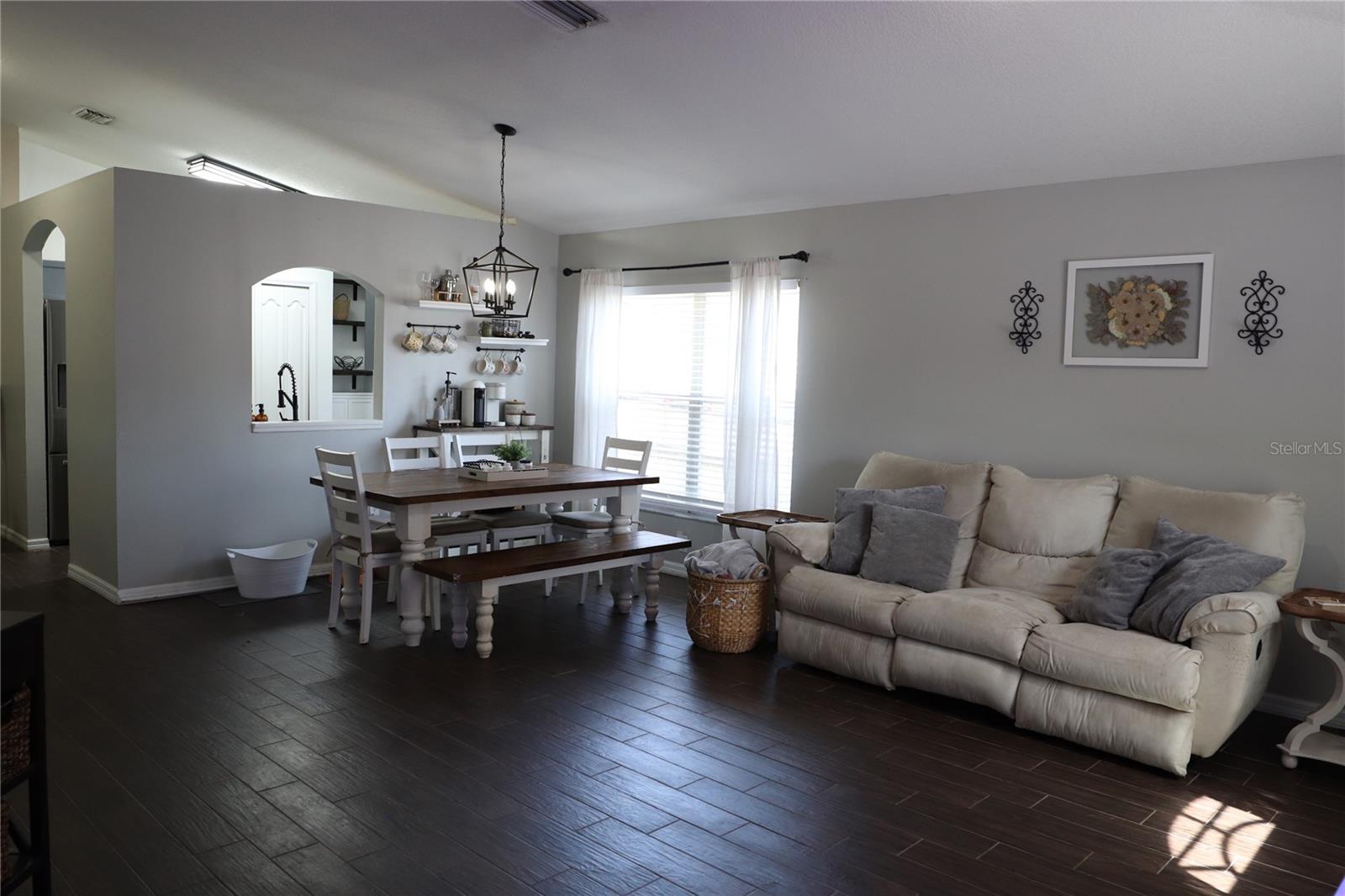 Listing photo id 11 for 1006 Harvest Moon Drive