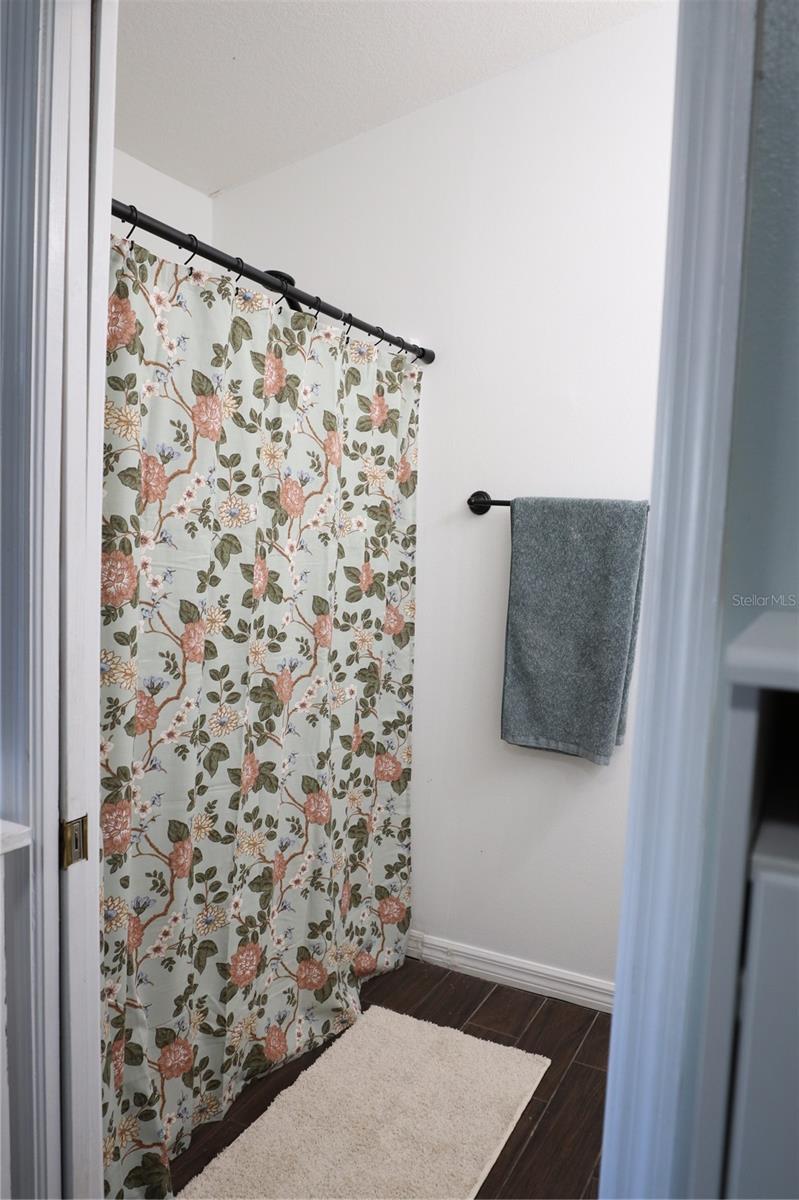 Listing photo id 17 for 1006 Harvest Moon Drive