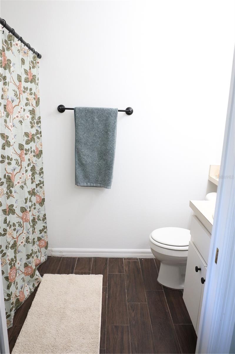 Listing photo id 18 for 1006 Harvest Moon Drive