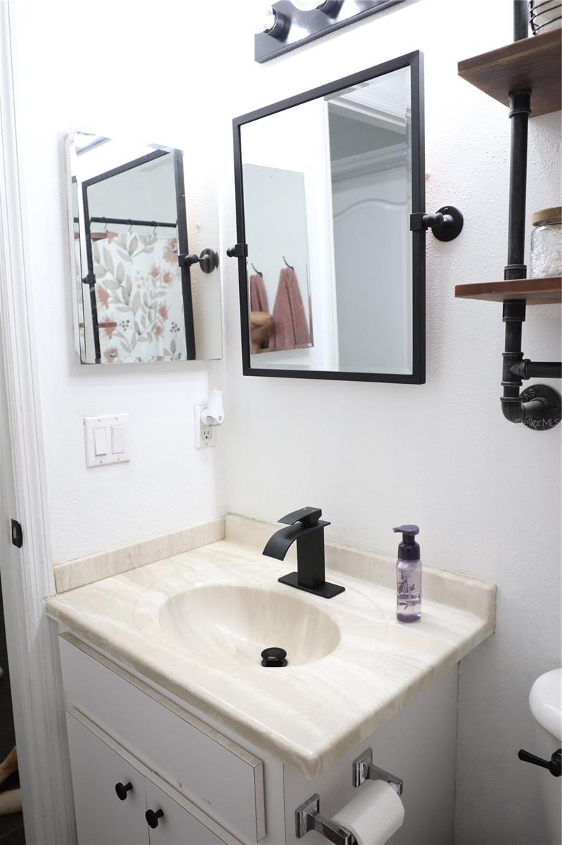 Listing photo id 27 for 1006 Harvest Moon Drive