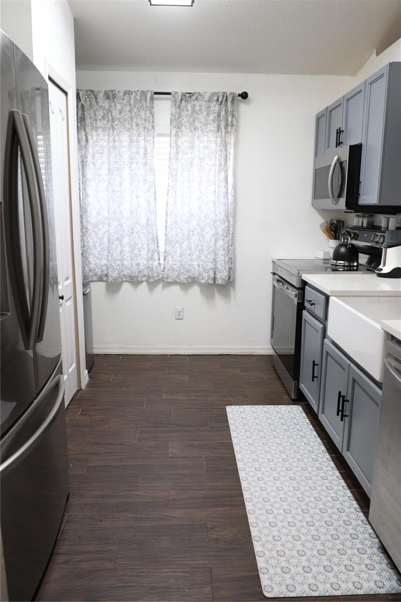 Listing photo id 1 for 1006 Harvest Moon Drive