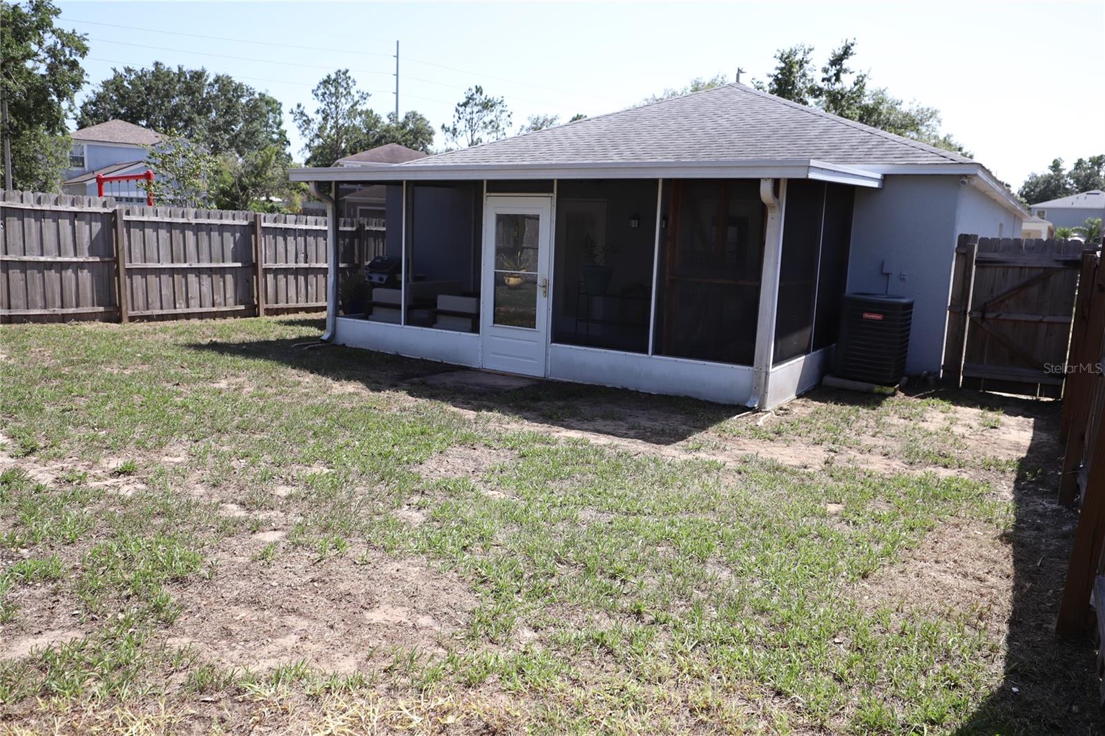 Listing photo id 33 for 1006 Harvest Moon Drive