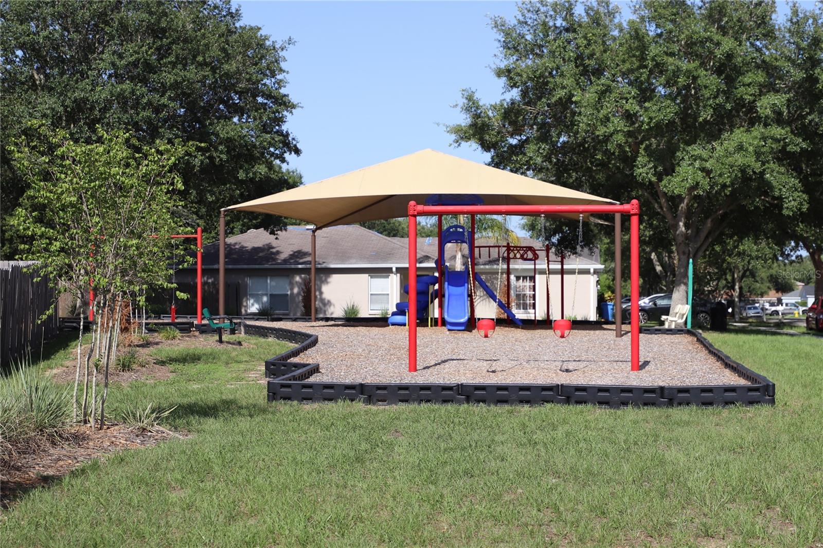 Listing photo id 39 for 1006 Harvest Moon Drive