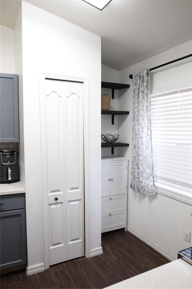 Listing photo id 5 for 1006 Harvest Moon Drive