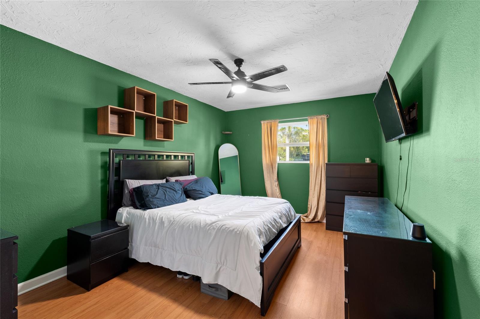 Image 16 of 81 For 12316 Eldon Drive