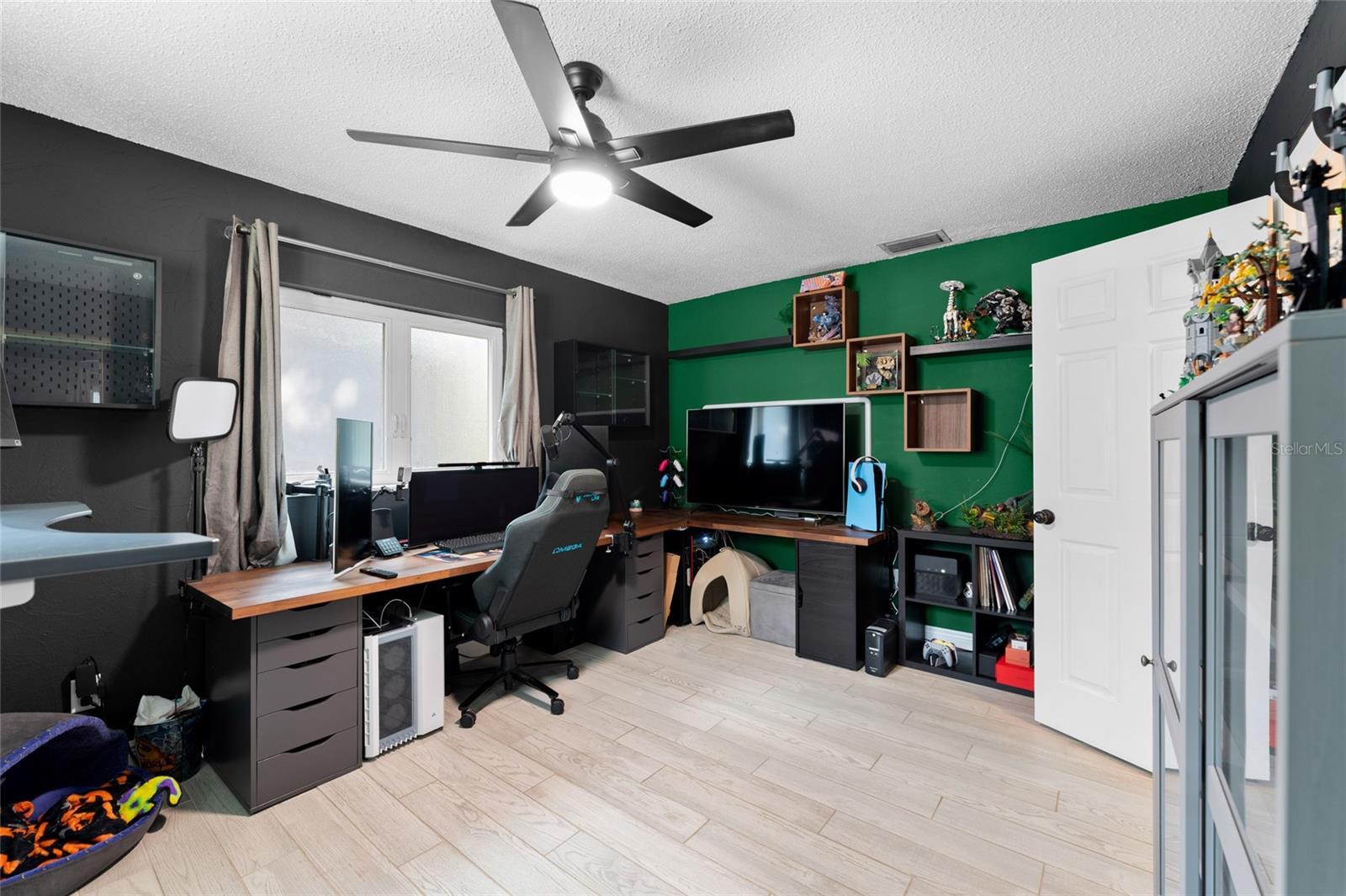 Image 25 of 81 For 12316 Eldon Drive