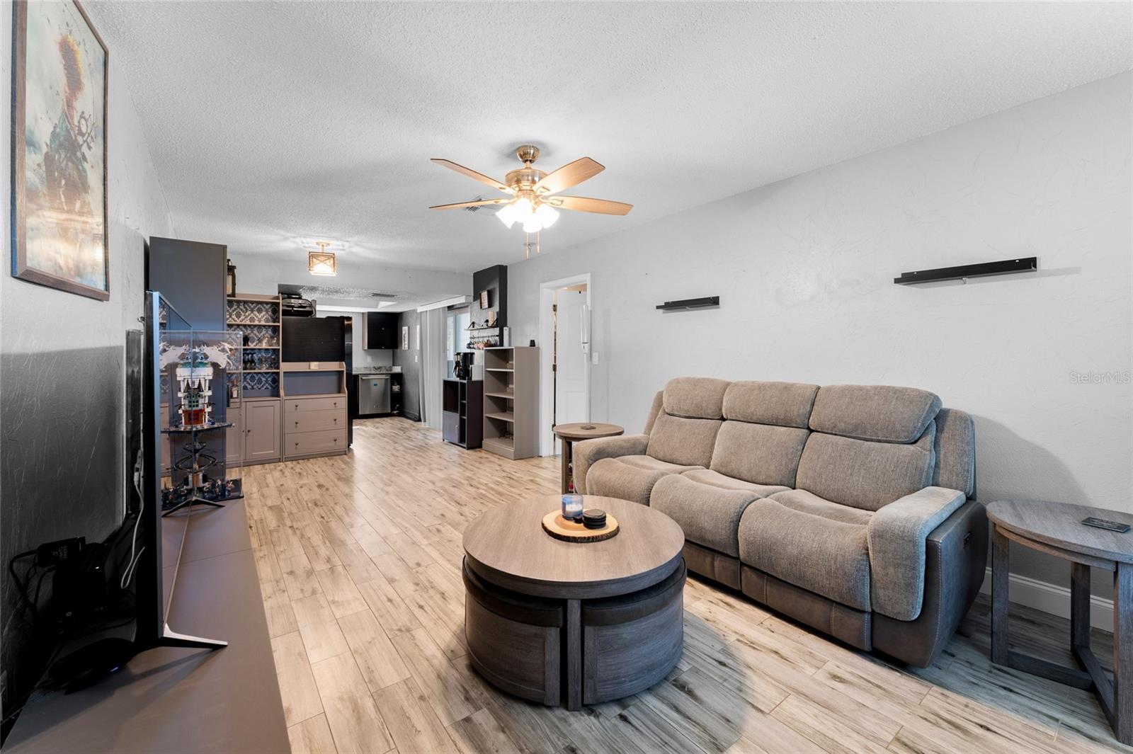 Image 5 of 81 For 12316 Eldon Drive