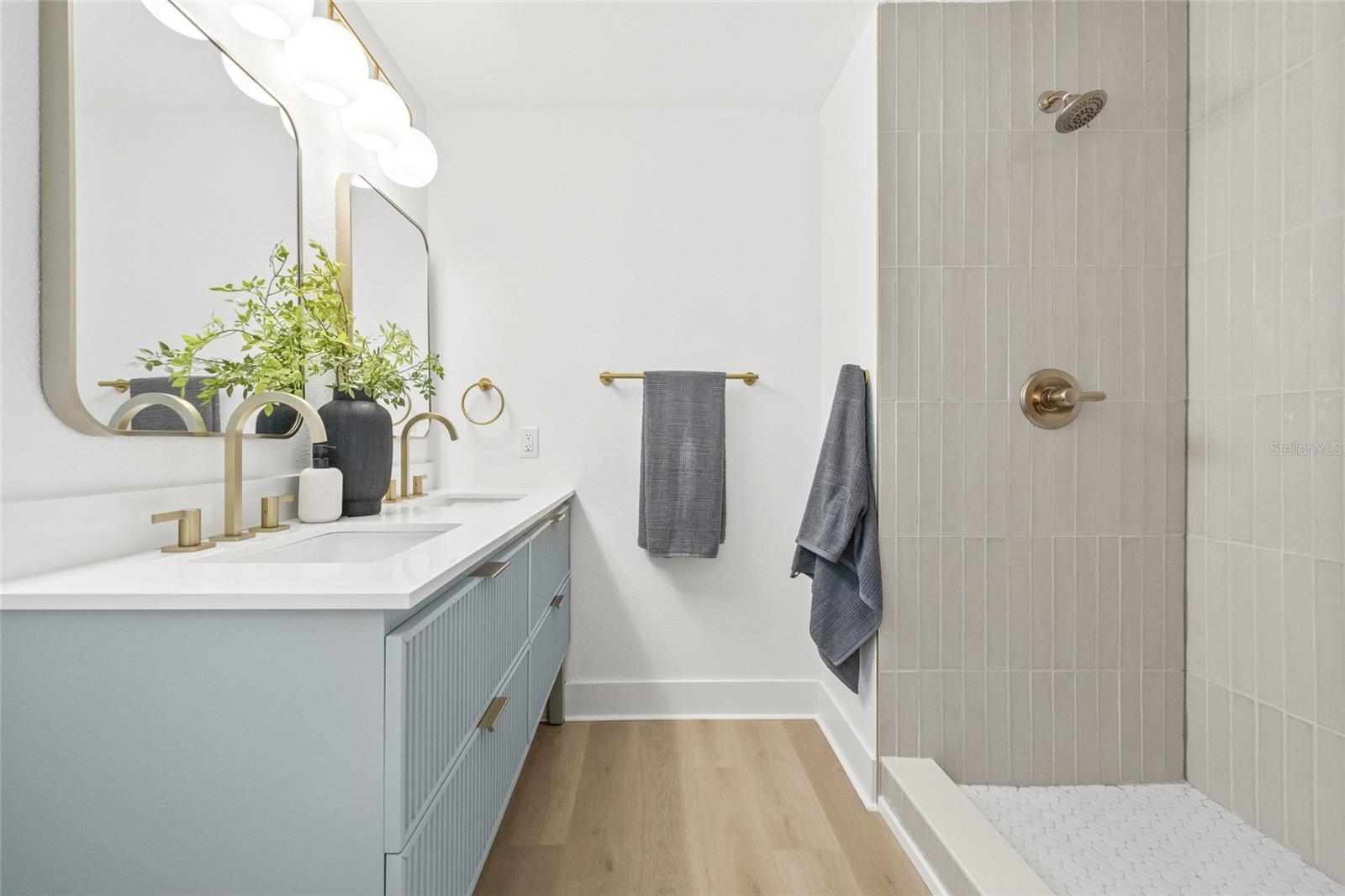 Image 14 of 31 For 2017 Rebecca Drive