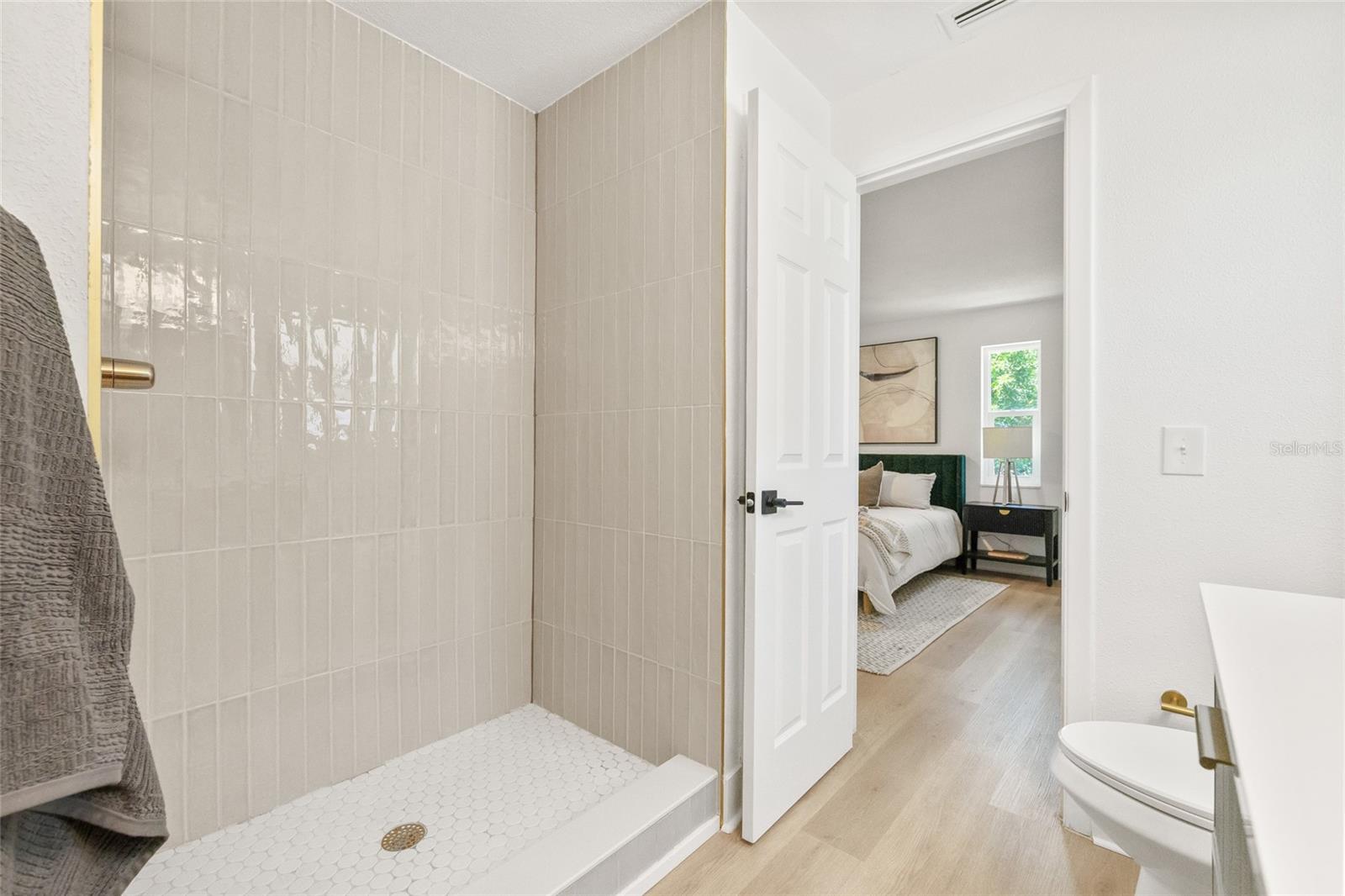 Image 15 of 31 For 2017 Rebecca Drive