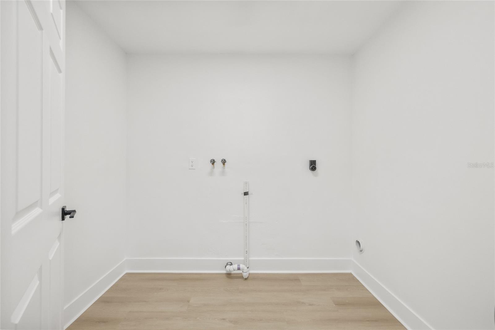Image 24 of 31 For 2017 Rebecca Drive