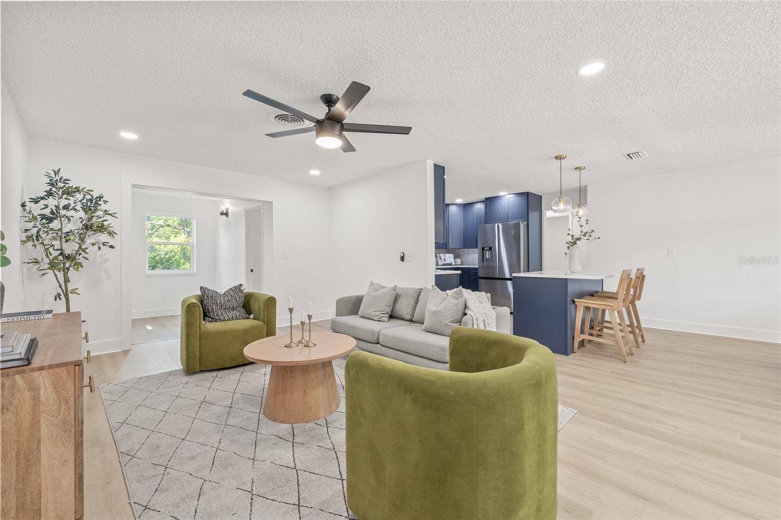 Image 4 of 31 For 2017 Rebecca Drive