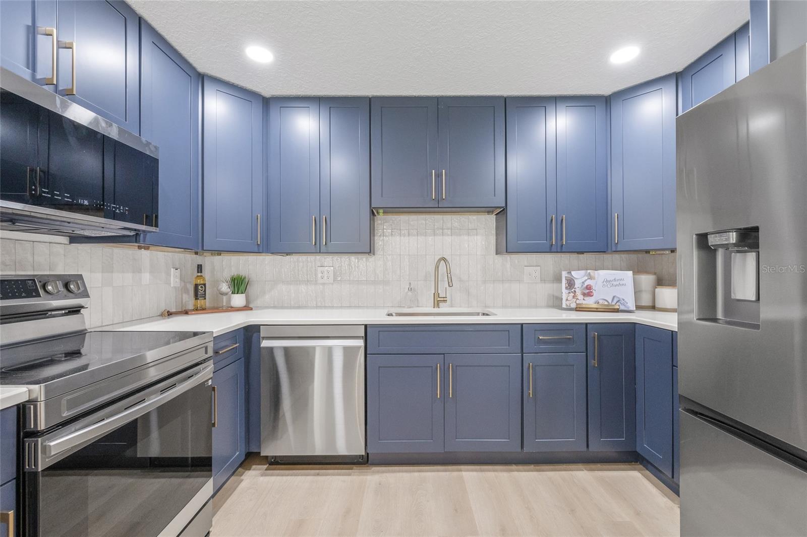 Image 9 of 31 For 2017 Rebecca Drive