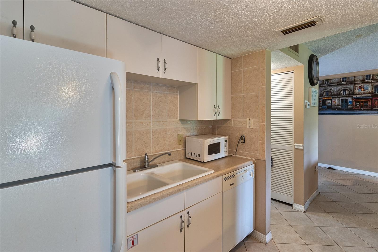 Image 18 of 44 For 4215 Bay Drive 1706a