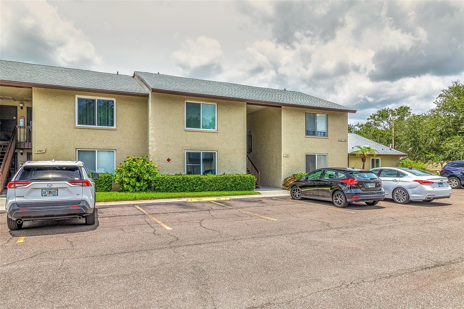 Image 2 of 44 For 4215 Bay Drive 1706a
