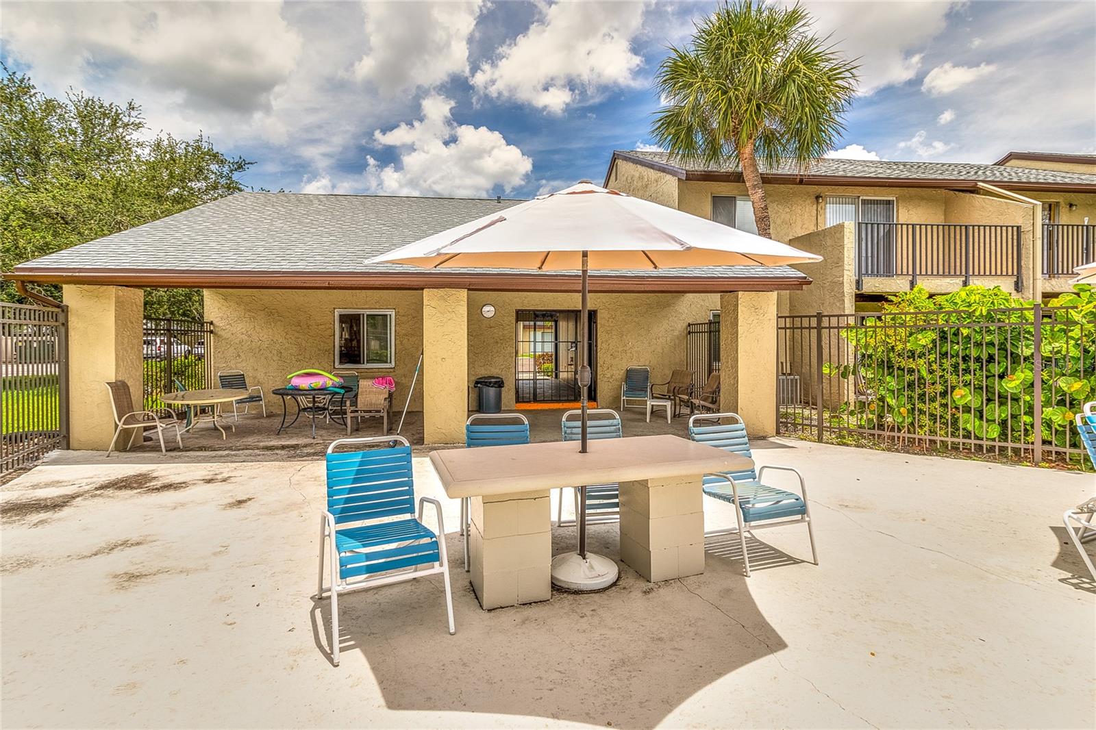 Image 33 of 44 For 4215 Bay Drive 1706a