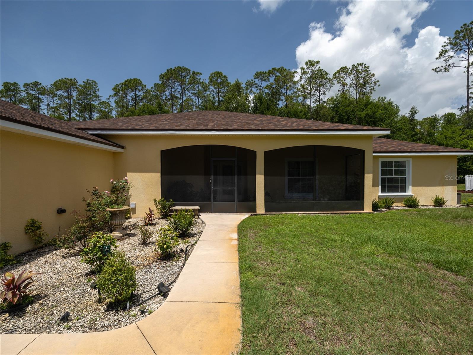 Image 2 of 40 For 21590 84th Loop