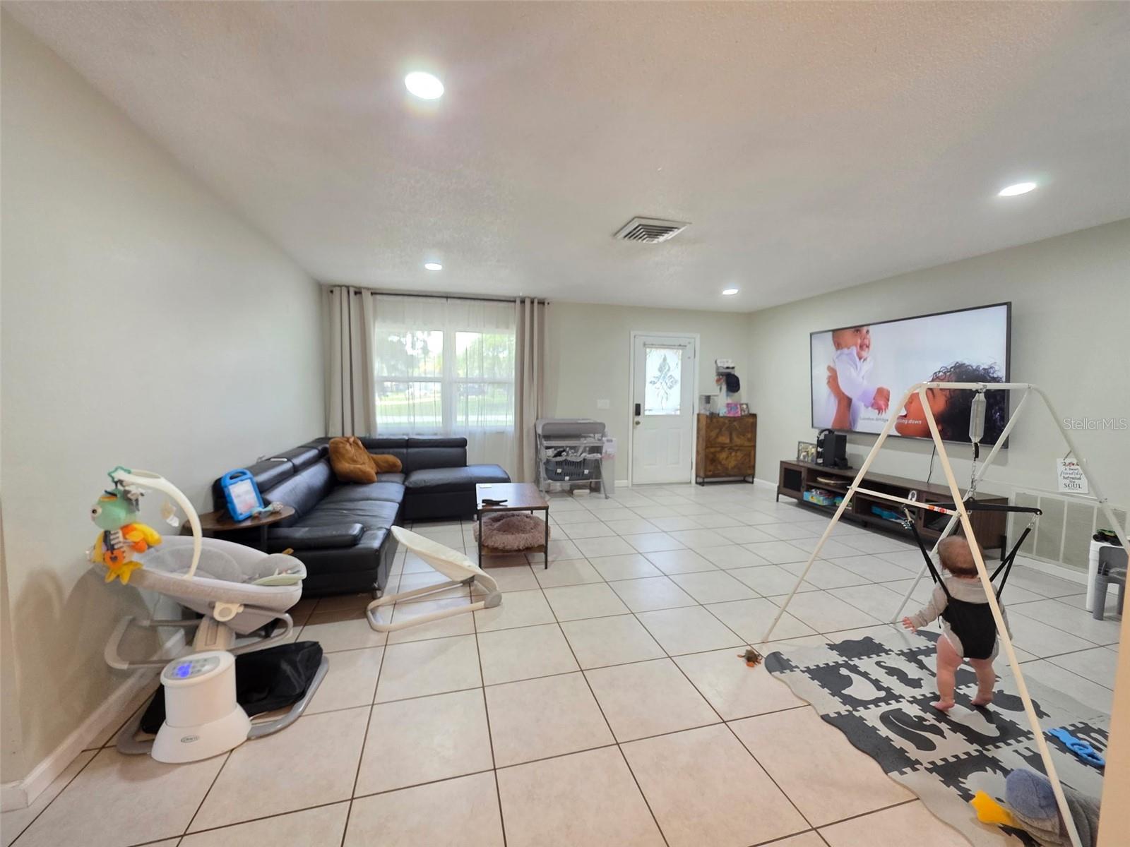 Listing photo id 9 for 9171 Vicksburg Road