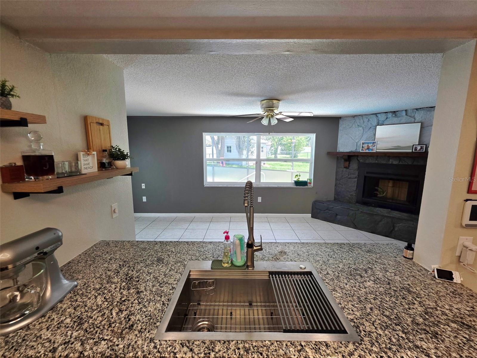 Listing photo id 5 for 9171 Vicksburg Road