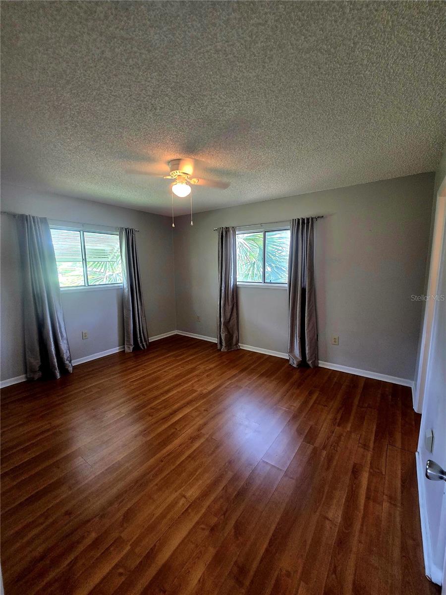 Image 11 of 23 For 8425 107th Place