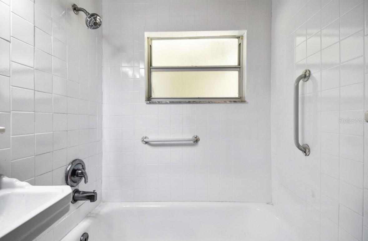 Image 17 of 41 For 10215 23rd Street