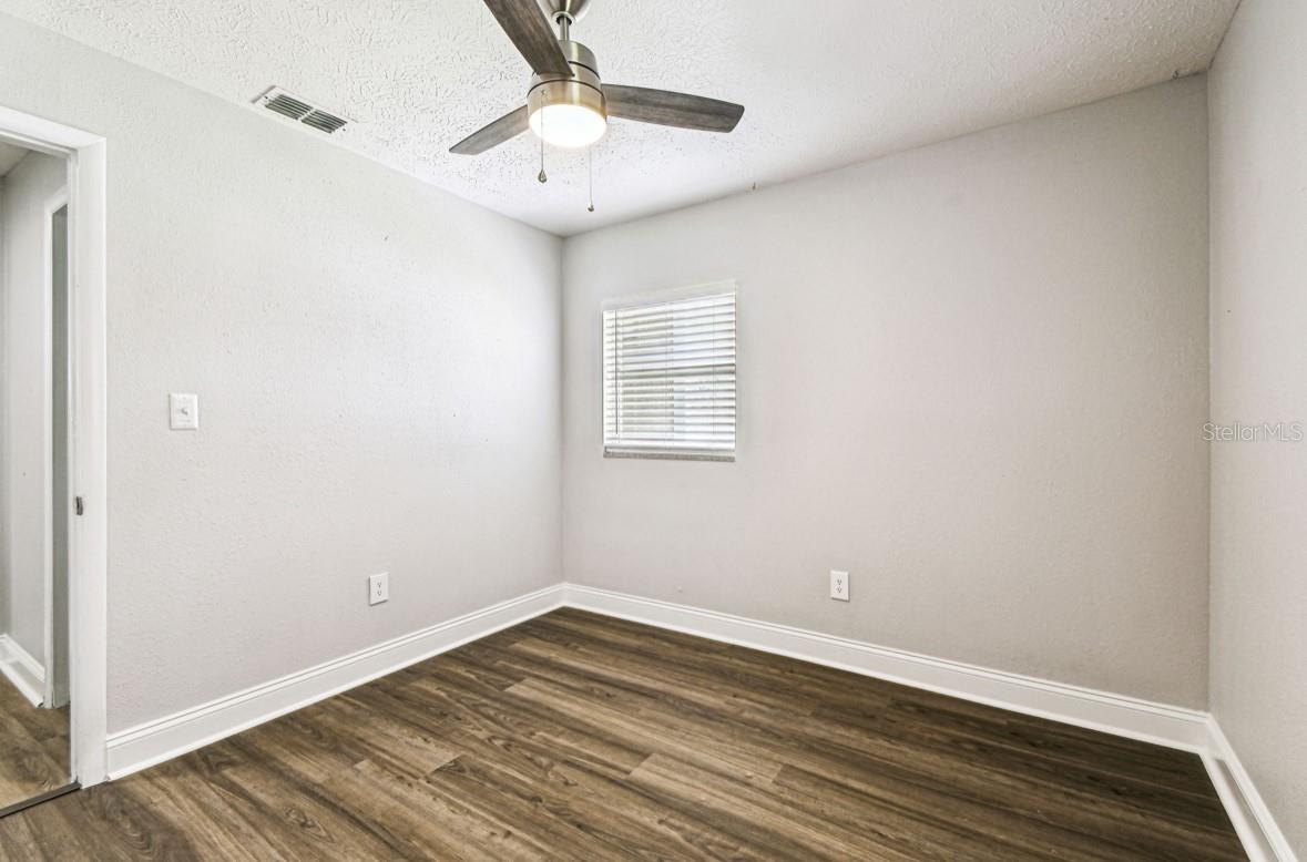 Image 20 of 41 For 10215 23rd Street