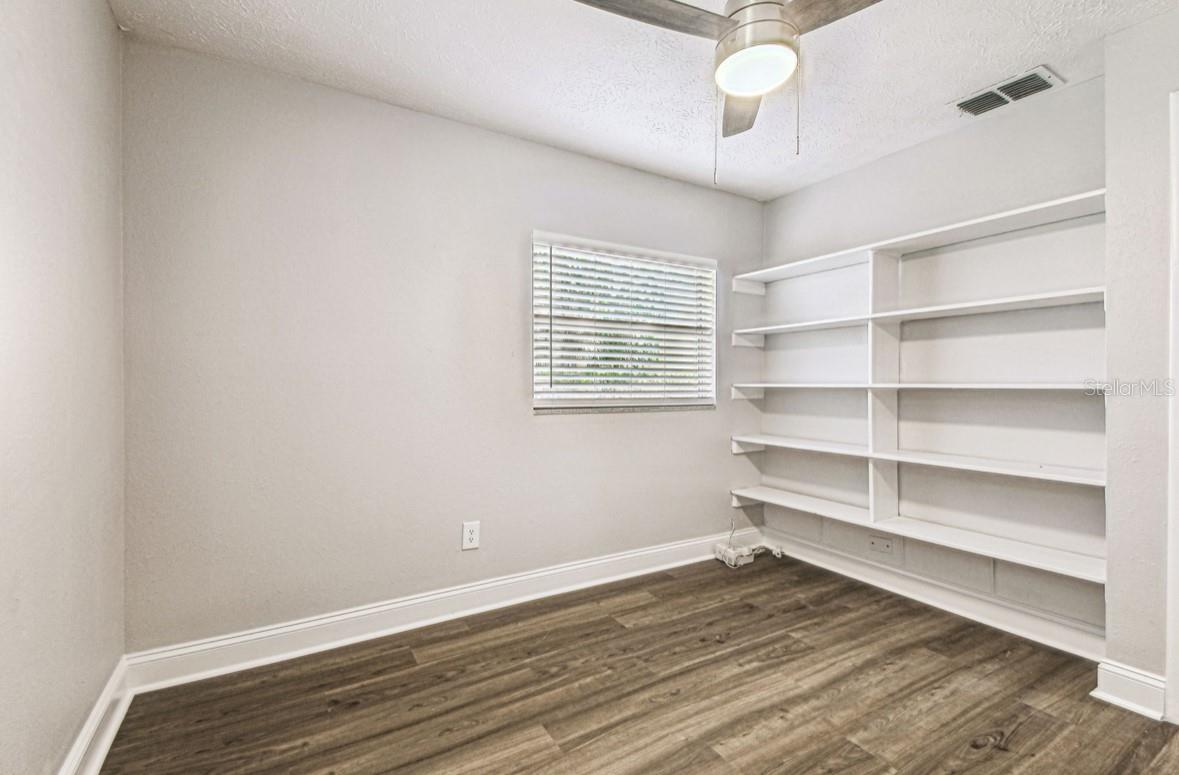 Image 22 of 41 For 10215 23rd Street