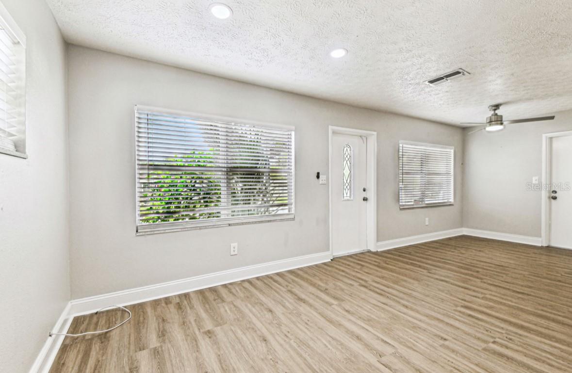 Image 9 of 41 For 10215 23rd Street