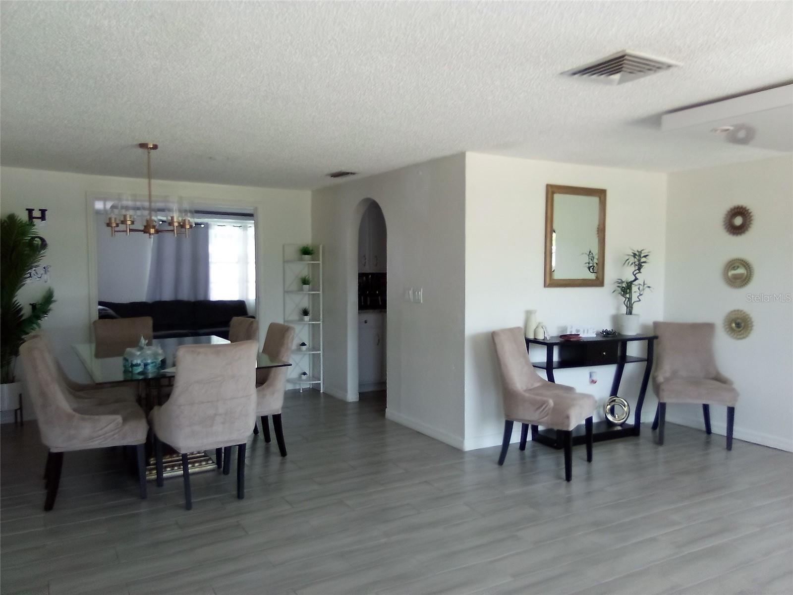 Listing photo id 23 for 4219 Gray Squirrel Lane