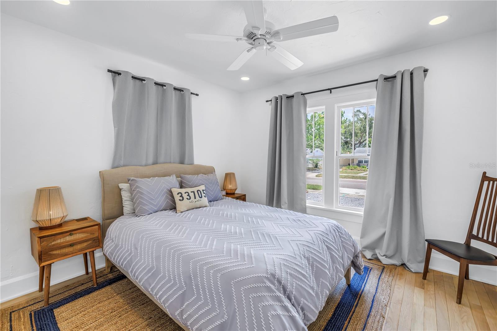 Image 5 of 28 For 650 63rd Avenue S