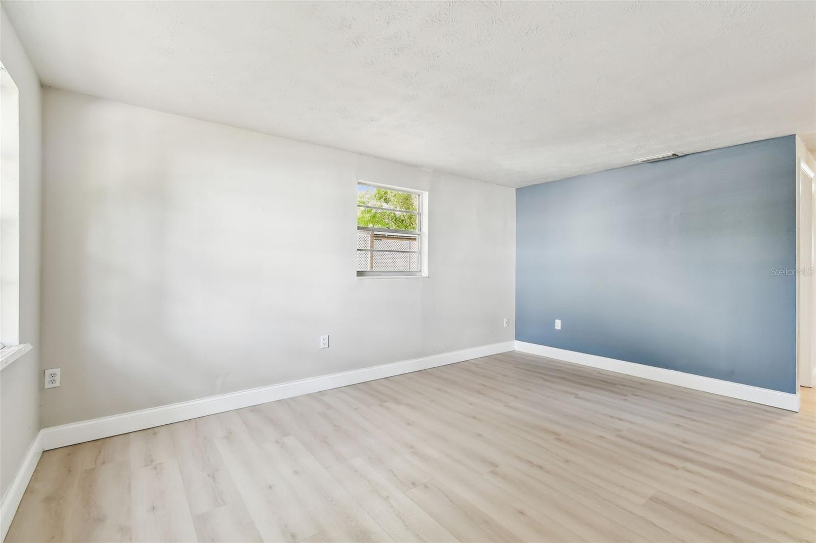 Image 12 of 51 For 9312 Tampa Street