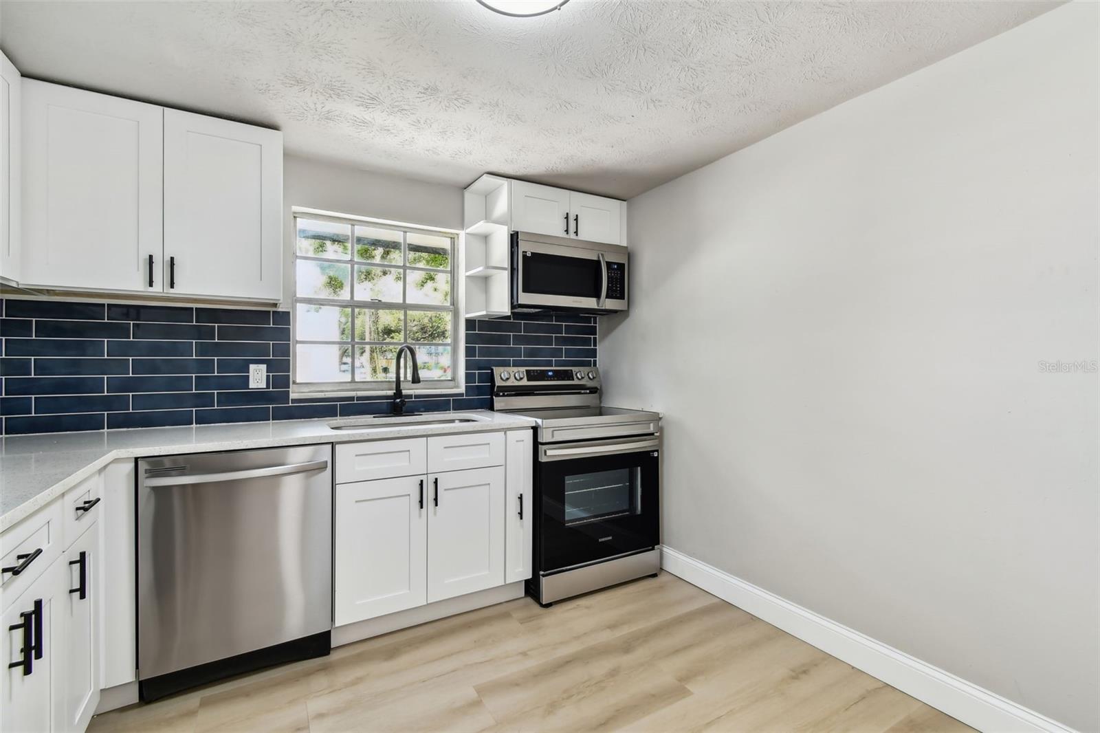 Image 17 of 51 For 9312 Tampa Street