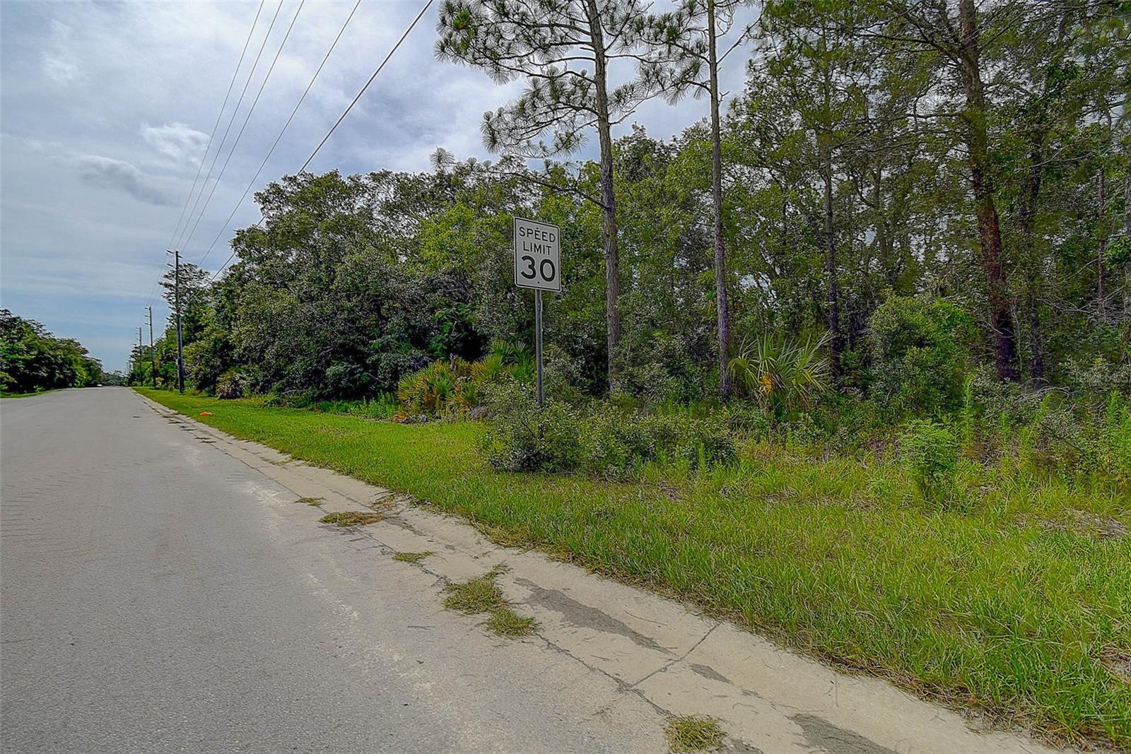 Listing photo id 9 for 6859 Merrivale Lane