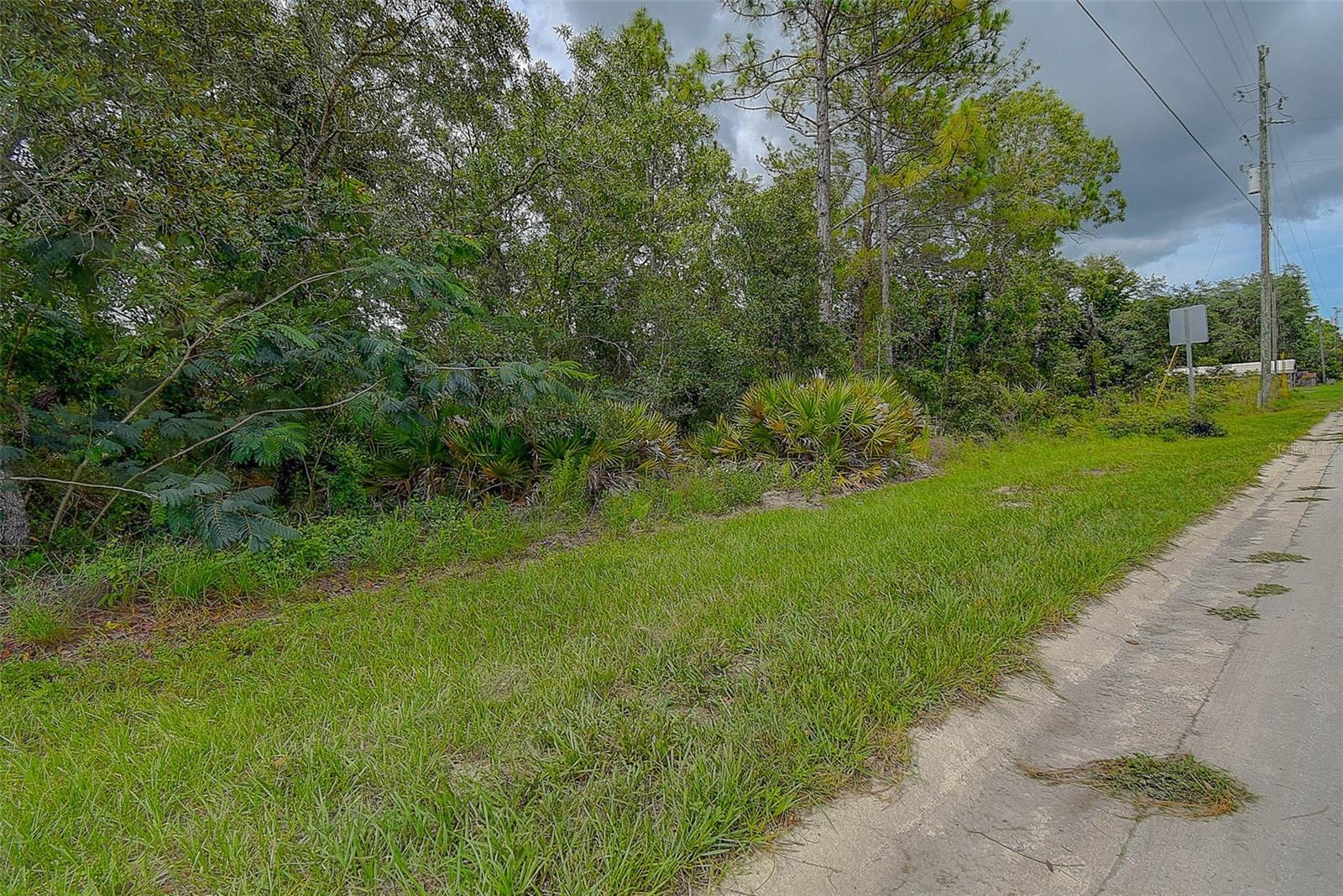 Listing photo id 10 for 6859 Merrivale Lane