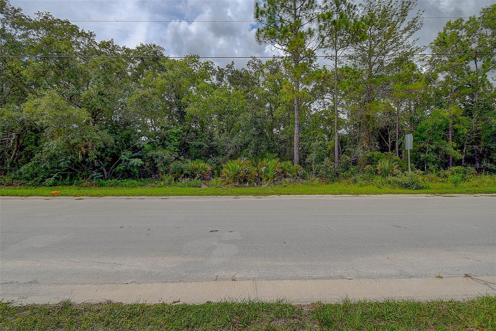 Listing photo id 12 for 6859 Merrivale Lane