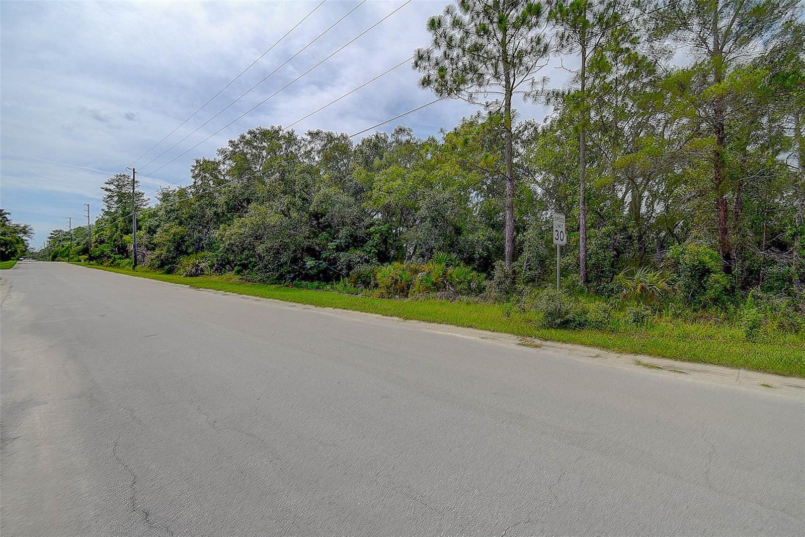 Listing photo id 13 for 6859 Merrivale Lane