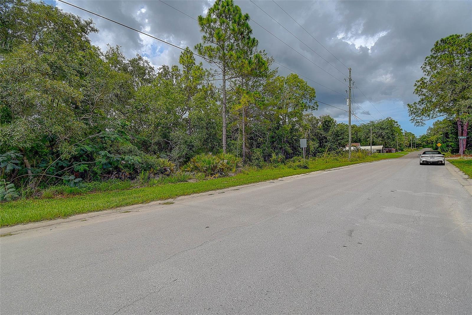 Listing photo id 14 for 6859 Merrivale Lane