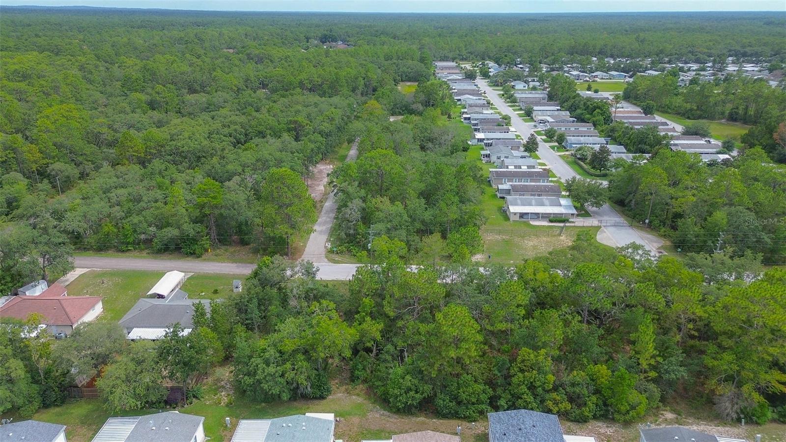 Listing photo id 6 for 6859 Merrivale Lane