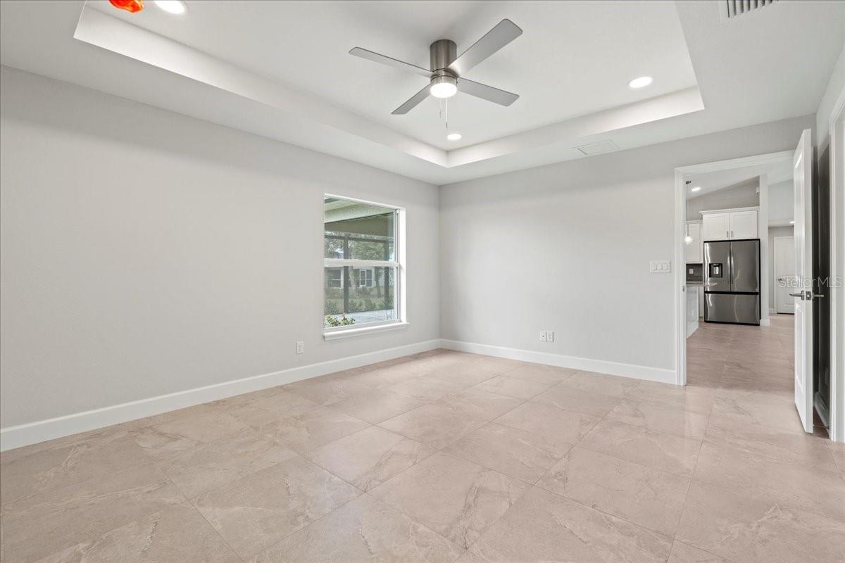 Image 14 of 37 For 10237 Deerwood Avenue