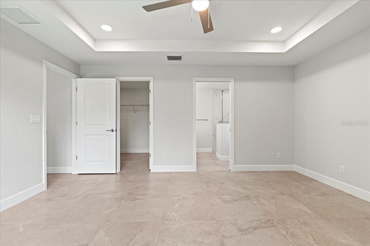 Image 15 of 37 For 10237 Deerwood Avenue