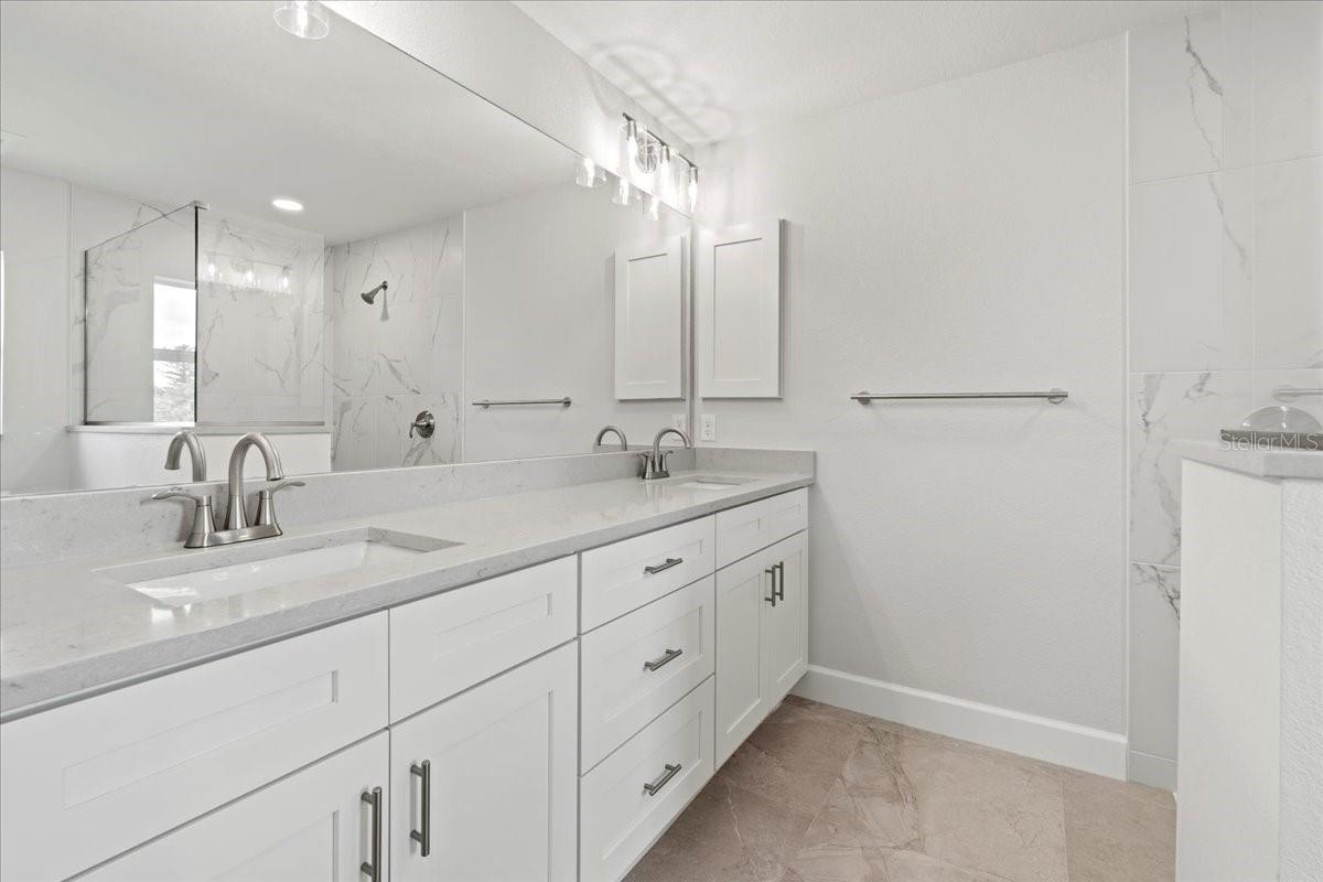 Image 16 of 37 For 10237 Deerwood Avenue