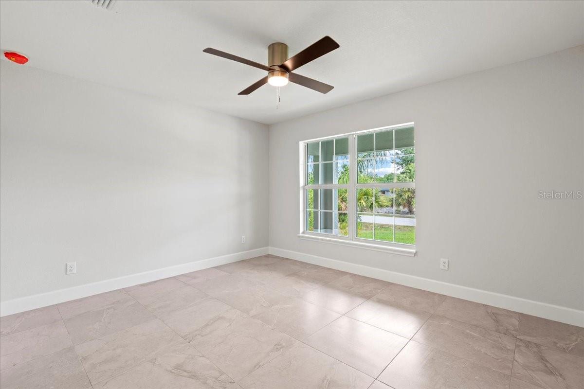 Image 21 of 37 For 10237 Deerwood Avenue